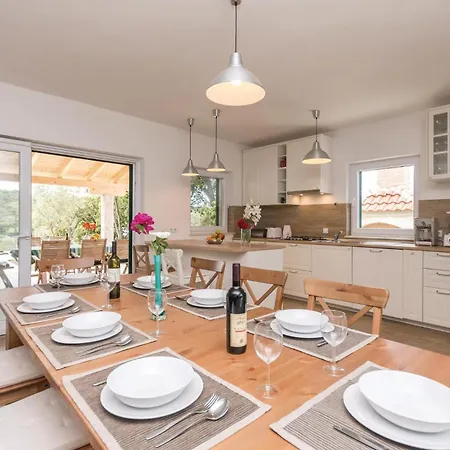 Holiday home 5 Bedroom Gorgeous In