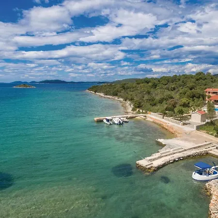 Holiday home 5 Bedroom Gorgeous In *