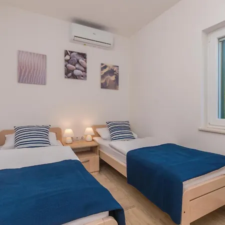 5 Bedroom Gorgeous In