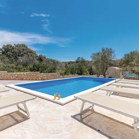 5 Bedroom Gorgeous In * Verunić